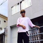 <b>뷔</b> 바지 이거밖에 없냐?