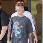 저스틴 비버, <b>웬일</b>로 옷 제대로 입음?