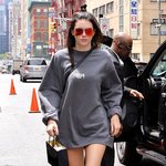 오늘따라 더 날씬해보이는 <b>켄달</b> 제너