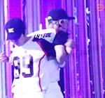 [EXO] <b>더</b><b>쇼</b> 찬열이 민석이 장난치는거 ㅋㅋㅋ