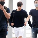 원조 아이돌 신화 <b>에릭</b> 공항패션