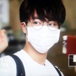 [EXO] 아이스크림폰 쓰는 석진이