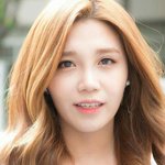 정은지 <b>쌍수</b>
