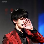 [세훈] 훈녀들..세훈이 hurt 빨간<b>수트</b> 사진좀 기부해줄래?ㅜㅜ