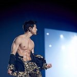 <b>근육</b> 몸매 공개한 男아이돌들