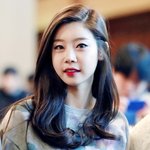 <b>매혹적</b>인 흑발 레드립 걸그룹