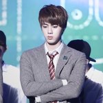 [EXO] 진이가 이상태로 으르렁이랑 럽미라잇