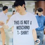 [EXO] 너네 장사<b>장</b> 공항사진봄?