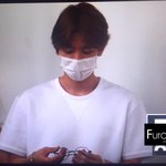 [백현] 백현 일본 <b>입국</b>플뷰  상남자 어깨