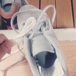 [EXO] 운동화 <b>끈</b> 무슨색으로 할까