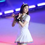 치마에 반스타킹을 입은 <b>나나</b> 몸매..