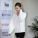 엄청 말라 보이는 허가윤 다리