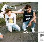 [인피니트] 마주보면서있어사진뒤에