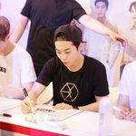 [EXO] 슴은 시우민한테 <b>홍보</b><b>비</b>라도 줘라 ㅋㅋ