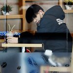 [EXO] <b>지원</b>니 진짜 분위기미남 아니냐?