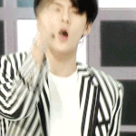 [EXO] 네가 없는 난 어딜가도 <b>반쪽</b>짜리니까