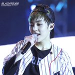 [EXO] <b>점원</b>들의 친절한 접대가 그리웠다