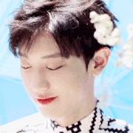 [EXO] 오랜 시간 밝은 <b>조명아래</b> 노출되었어도 피로하지 않아