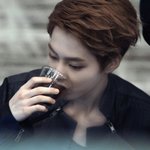 [EXO] 2년의 시간 안에서 이정도 쯤의 <b>변화</b>는 그도 이해해 줄...