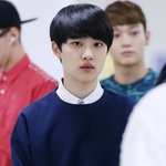 [EXO] <b>책상</b>에 엎드려 누워 있는 그의 모습을 보며 숨을 죽였다