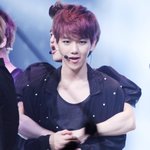 [EXO] 네 <b>곁</b>에 있을 <b>때</b> 난 점점 대단한 남자가 되고 빛나는...