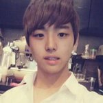 [모든팬덤] <b>YG</b> 아이콘 연습생 홍석이 큐브랑 계악함.