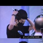 [EXO] 민석이 피곤해보여..