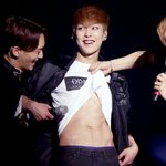 [EXO] 아직도 안자는 <b>엑셀</b>들 코피터지는 짤