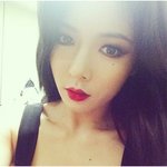 티셔츠+핫팬츠+맨발 현아 몸매