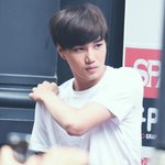 흰티 입은 <b>훈</b>내나는 男아이돌