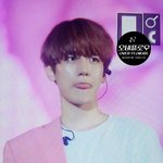 [EXO] 야나만맨날<b>헤드셋</b>이나이어폰끼고있냐..?