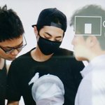 [EXO] 민석이 <b>왼쪽</b>에 계신 분 매니져야?