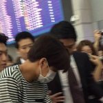 [카이] 팬이 잃어버린 신발 찾아준 <b>종인</b>이
