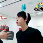 [뉴트] 왕온니도 <b>한끼</b>먹고 아이스크림 먹는중ㅎㅎ 