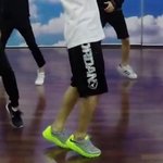 [시우민] <b>그</b>의 나이키사랑은 계.<b>속</b>.된.다(시우민)