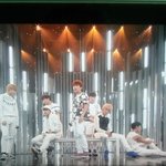 [방탄소년단] 이 <b>옷</b> 비슷한데 뭔가