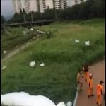 [EXO] ㄹㅇ 옆에 <b>냇가</b>부터 흰거 떠있네 슬프다