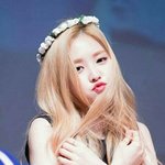 <b>손나은</b> 예쁜사진좀 줄사람