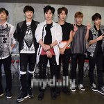 인피니트, 카페에서 식사하는 한류돌  