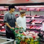 [EXO] 똑같은걸 몇개씩이나 <b>사네</b>