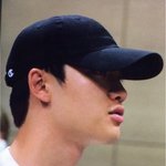 [EXO] 경수 살 좀 빼야될듯