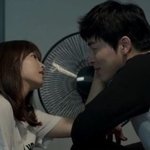 꿀 떨어진다는 눈빛은 바로 이거지