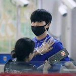 [시우민] <b>비닐</b>장갑도 부럽네염(시우민)