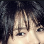 근데 왜 <b>여자</b>들은 머리 이렇게 <b>앞</b>을 비워요??
