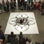 [꼭봐주세요] <b>LA</b>에서 날아온 몸으로 그림그리는 여자!