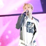 [인피니트] <b>남우현</b>이 금발을 하고 조카 멋지게 락을