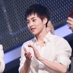 훈내 <b>진동</b>하는 흑발 男아이돌