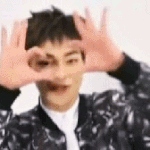 [시우민] <b>시구</b>보러 야구장가는 웅녀들!