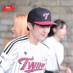 [EXO] 민석이 시구할 때랑 <b>갭</b>차이