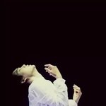 [카이] 물돈크 끝나고 무대아래로 내려가는 종인이 